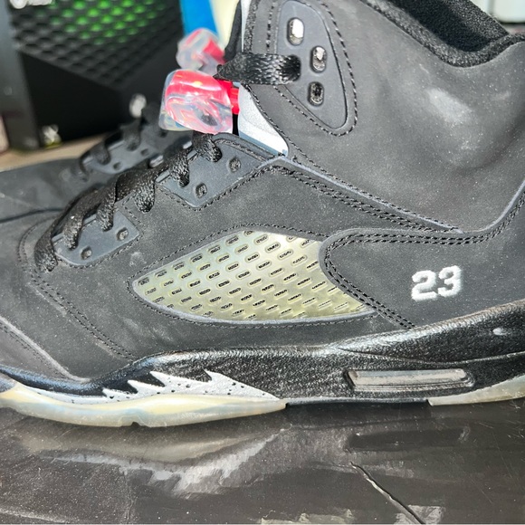 Jordan 5 Retro Black Metallic 2011 - Picture 2 of 6